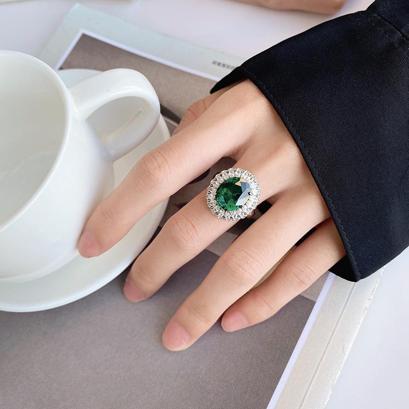 Schmuck Kupferboden Vergoldet Simulationsfarbe Schatz Dan Form Retro Temperament Ring Hauptstein 10 * 12