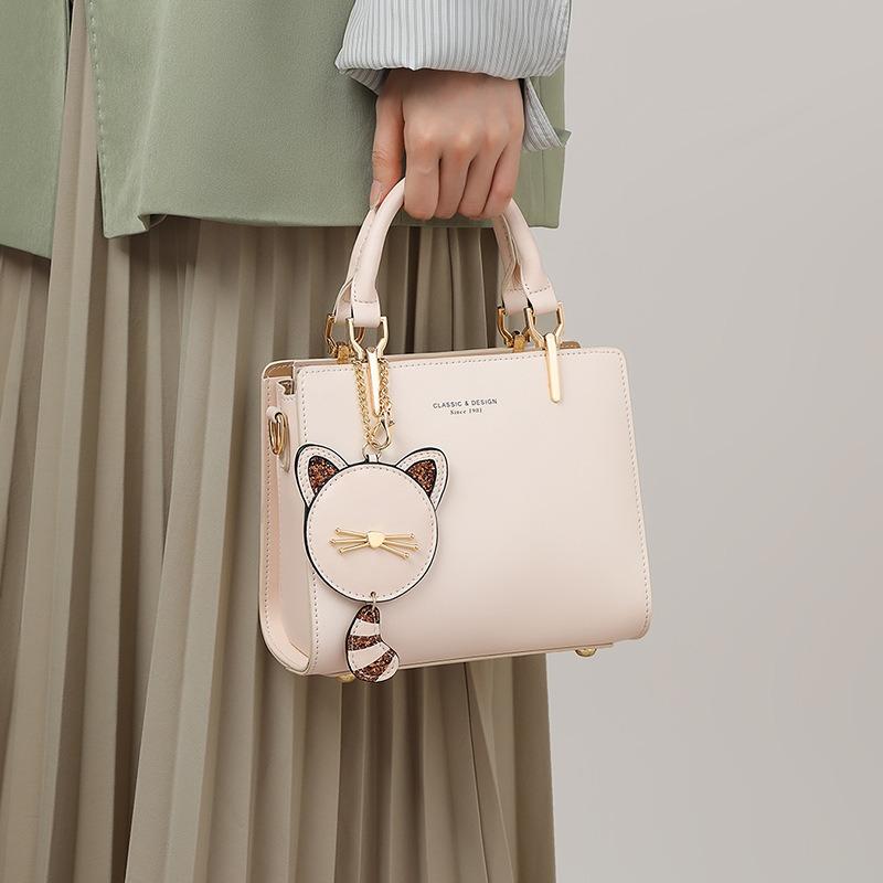 Bags autumn and winter women's messenger bags are now popular shoulder bags, light luxury fashion versatile leather bags, handbags