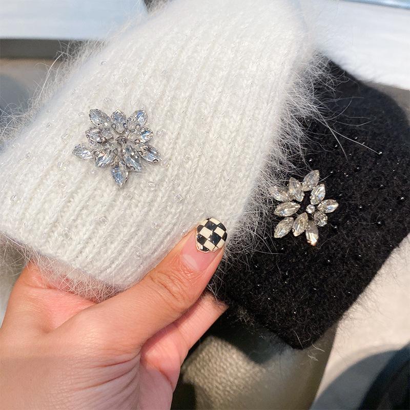 Chapeau tricoté en fourrure de lapin pour femme, mode automne et hiver, chapeau chaud épais, chapeau en laine polyvalent avec strass, protège-oreilles, chapeau de tête