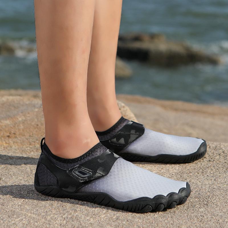 New outdoor beach shoes men and women swimming diving wading couple breathable quick drying non-slip water park creek shoes