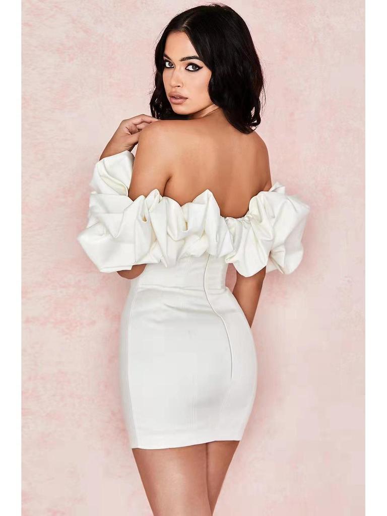Elegant One-Shoulder Strapless Ruffle Dress with Waist-Hugging Fit and Hip-Wrapping Short Skirt