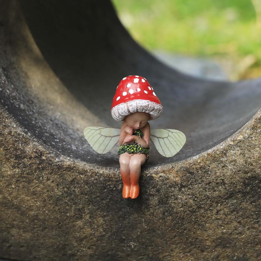 Farmhouse Fairy Resin Decor With Mushroom Figurine For Garden And Outdoor Display
