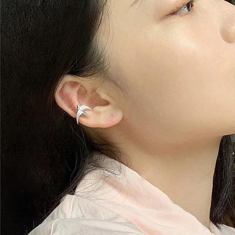 New Temperament Animals Birds Clip Earrings for Women Charm Silver Color Stainless Steel Swallow Fake Piercing Ear Cuffs Jewelry