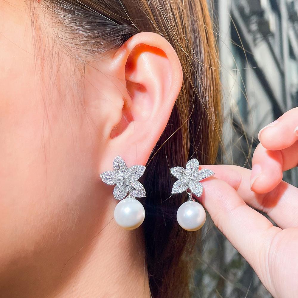 Bright Small Fresh Pearl Flower Earrings Temperament Slightly Inlaid Zircon High-End Earrings Stud Earrings