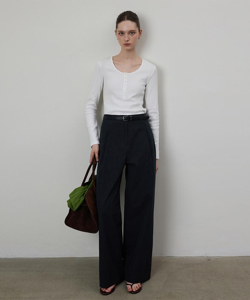 Kwinseulaebis Clean-Cut Cotton Tuck Waist Pants
