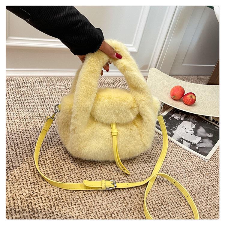 

Корейська плюшева сумочка - Осінньо-зимова жіноча пухнаста тепла сумка через плече