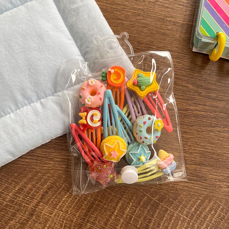 10-delat set med söta färgglada resin tecknade frukt hårklämmor för barn