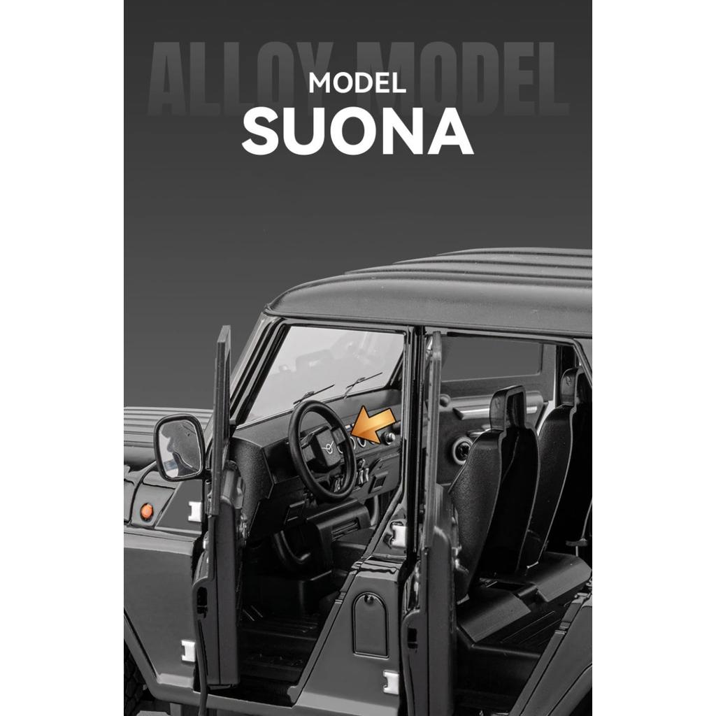 1/18 UAZ Hunter SUV Alloy Model Car Toy Diecasts Casting Pull Back Sound and Light Car Toys for Children Vehicle
