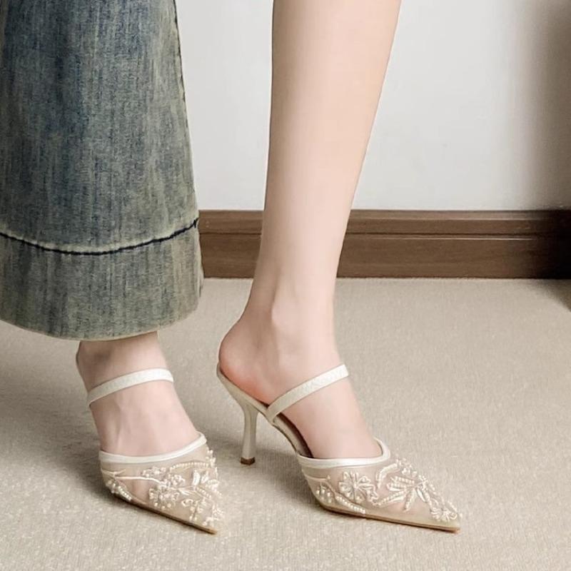 Beautiful sandals high heels with cheongsam shallow mouth pointed new Chinese embroidered stiletto single shoes women are not tired of feet