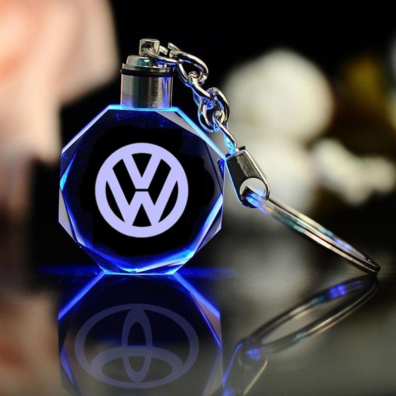 LED Fényű Autós Kulcstartó Medál Volkswagenhez VW Rline GTI Jetta Golf Polo Passat Bora Bogár MK7 MK6 Tiguan Touran Kiegészítők Gj8