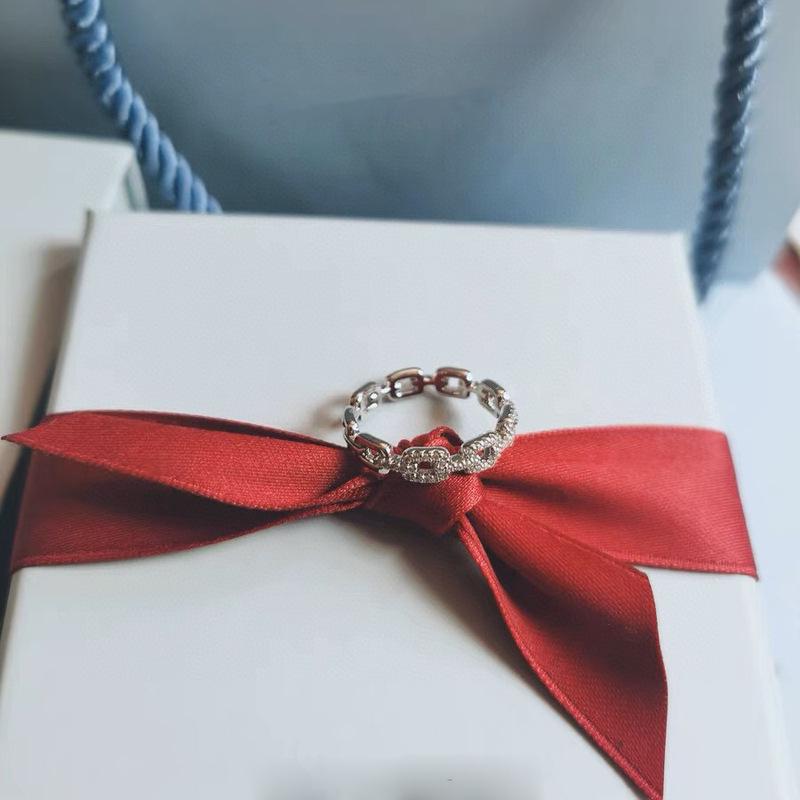 Hejia Sterling Silver Pig Nose Chain Ring: Women's Simple Versatile Japanese & Korean Style Stackable Diamond Interlocking Index Finger Ring