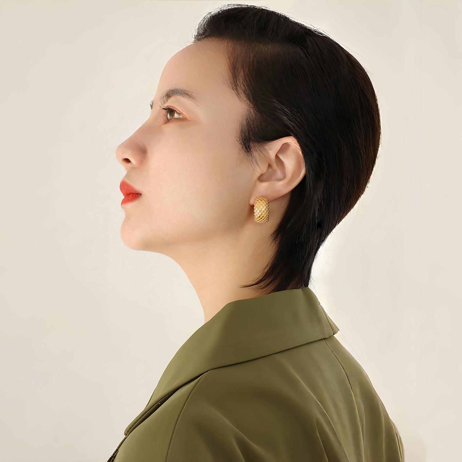 

Толстые С-образные серьги с узором ананаса для женщин из нержавеющей стали, носящие украшения на каждый день золотой