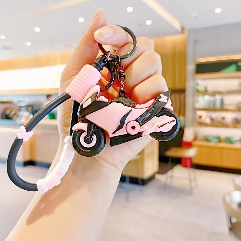 Kreativer Cooler Lokomotiv-Schlüsselanhänger Cartoon Lokomotiv-Puppenanhänger Paar Schultasche Kleiner Anhänger Exquisite Puppe