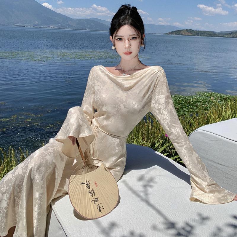 New Chinese Dress Jacquard Swinging Collar Long Sleeves High-end Femininity Slim Waist Hanging Feeling Hip-wrapped Long Skirt