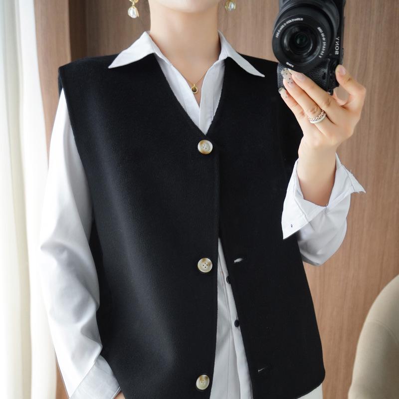 Women's Wool Blend V-Neck Vest: Petite Sleeveless Cardigan with Shoulder Pads, 100% Double-Faced Wool for Autumn & Winter.