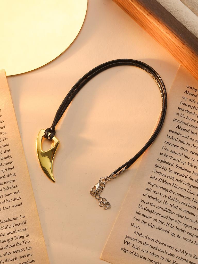 Punk Wolf Fang Pendant Necklace Nightclub Hip Hop Fashion Personality Jewelry Vintage Couple Jewelry