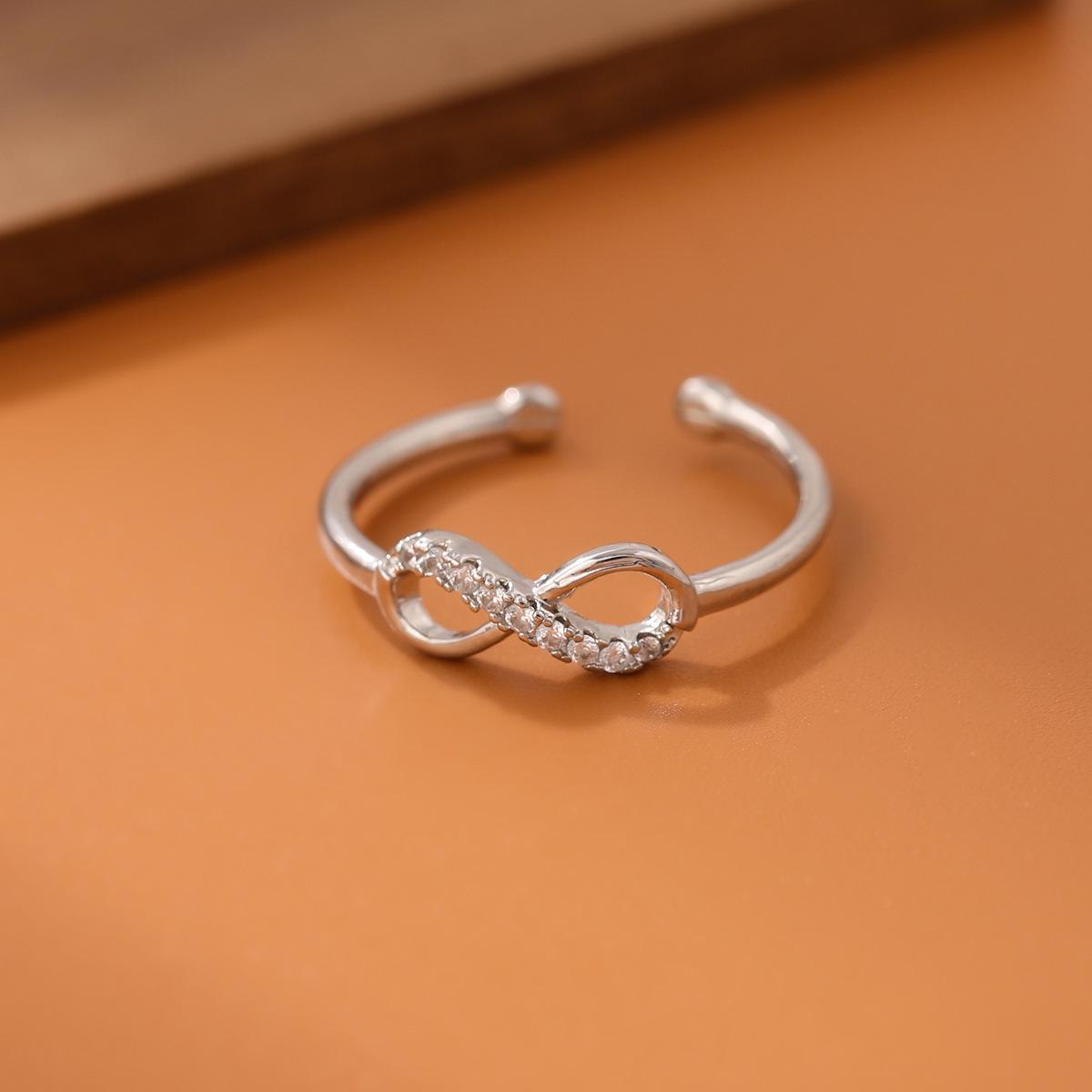

Elegant Diamond-Studded Number 8 Open Ring for Women Adjustable Open
