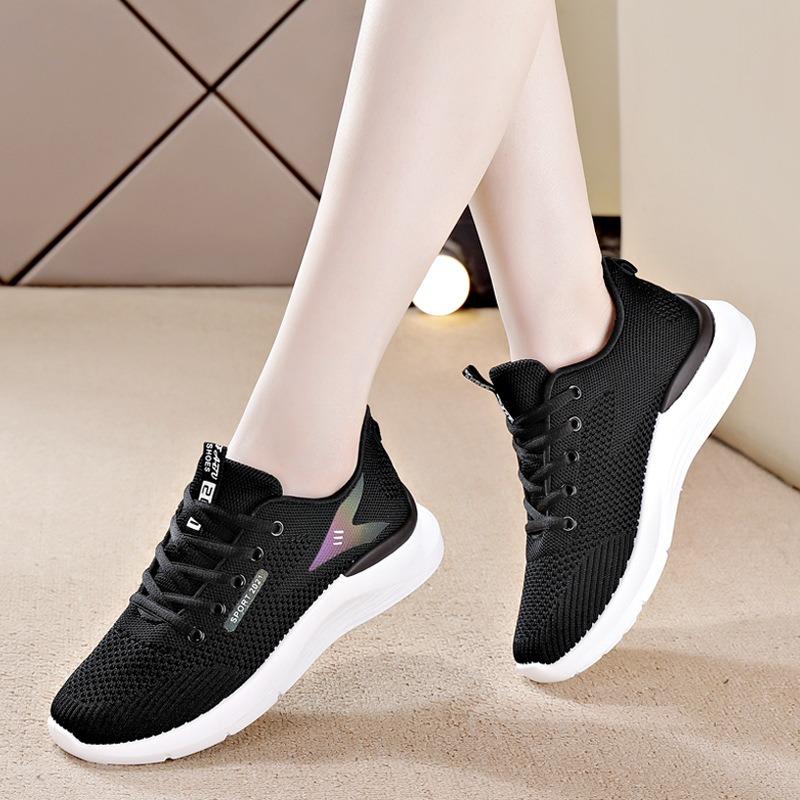 Mesh lightweight sports shoes, new soft-soled comfortable and versatile casual shoes, woven fly-woven flats