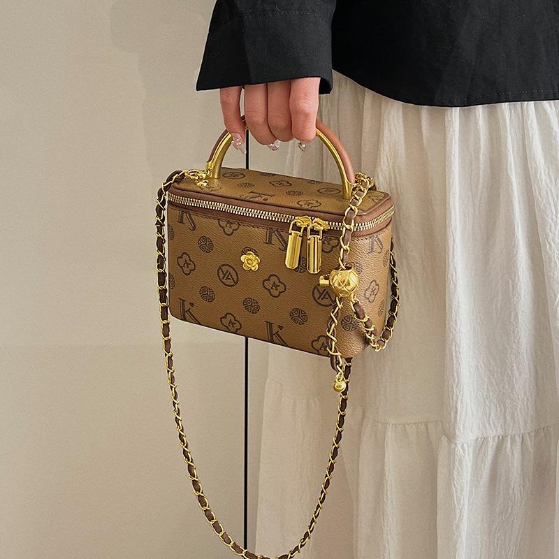 Shoulder bag Small daisy box bag Slack high-intelligence diamond chain Crossbody portable small square bag