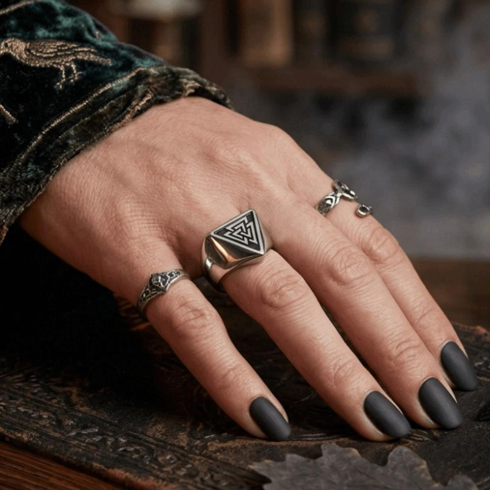Acero de Titanio Símbolo Triangular Anillo de Sello Joyería para el Dedo Anular Runa Protector Amuleto Anillo Hombres Mujeres