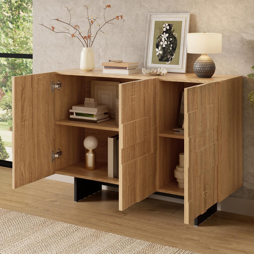 Credenza Moderna Francese con Frontale Strutturato Geometrico, 3 Ante e Ripiani Regolabili, Aspetto Legno Naturale + Nero, 105 × 33.5 × 76 cm.