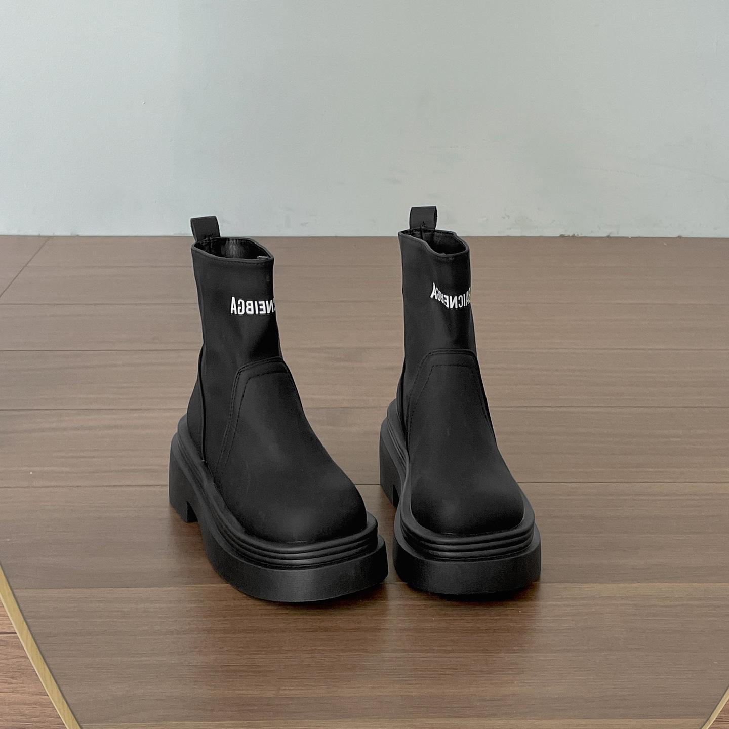 

Queen Fan Black British Style Platform Martin Boots Women s 2025 New Autumn Small Height Increasing Short Boots 40