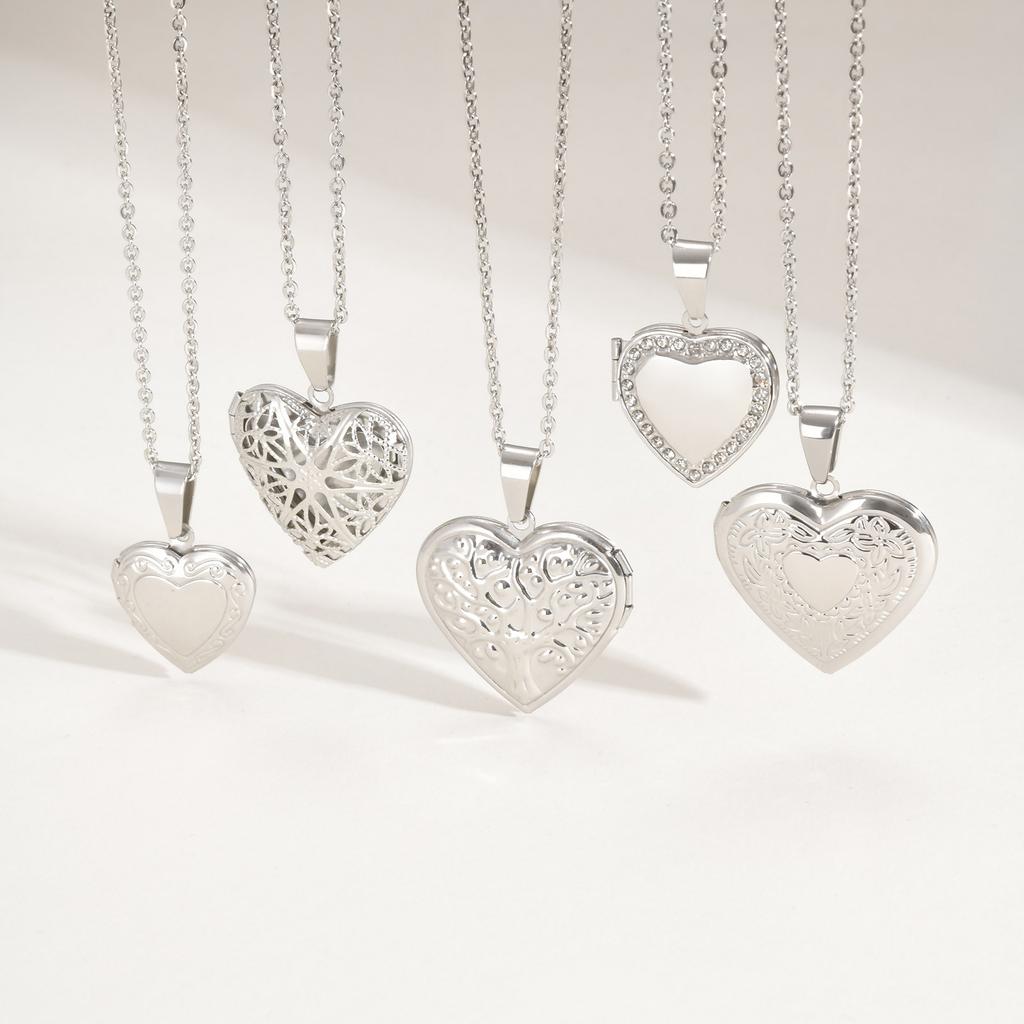 Silver Color Love Heart Photo Frame Pendant Necklace for Women Delicate Floral Oval Heart Locket Pendant  Family Love Collar