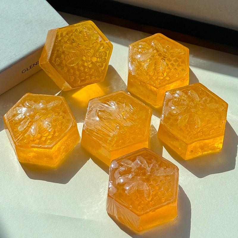 Unisex Handmade Honey Soap with Plant Formula for Moisturizing and Cleansing Pores