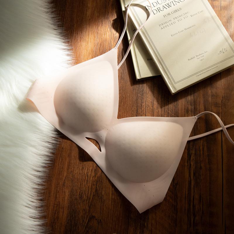 

Female Summer Thin New Style Breathable Thin Shoulder Belt Beautiful Back Small Chest Gather No Trace Underwear 38/85AB телесный