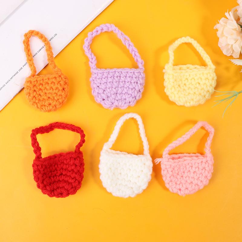 1/12 Dollhouse Woven Plush Shoulder Bag Dollhouse Mini Crossbody Bag Handbag For Dolls Dress Up Aceessories