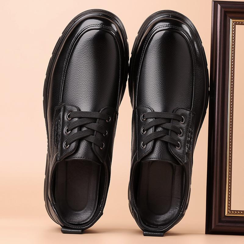 Módní měkké kožené společenské boty pro muže Módní ležérní Nový designér Jaro Podzim Jednobarevné mokasíny Pánské boty