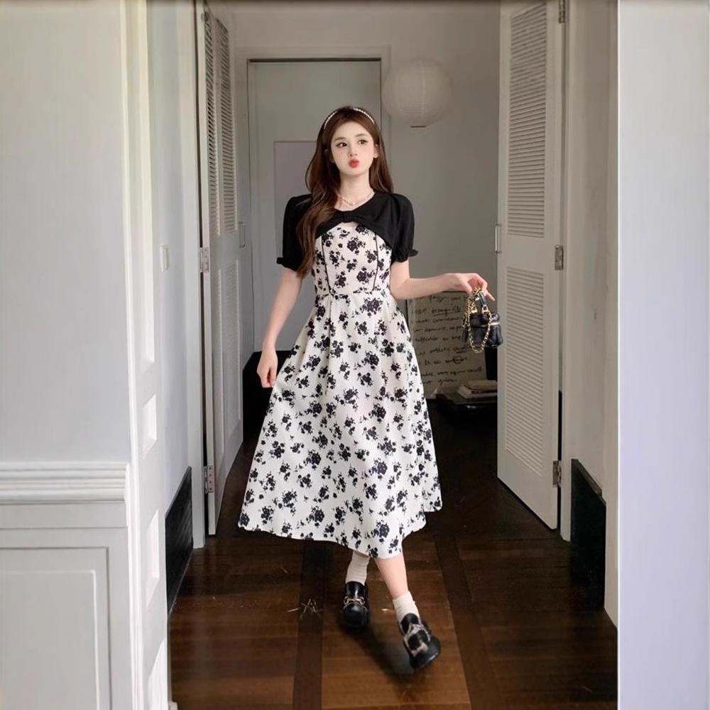 2025 French Retro Floral Two-Piece Dress: Slimming and Body-Shaping Summer Collection