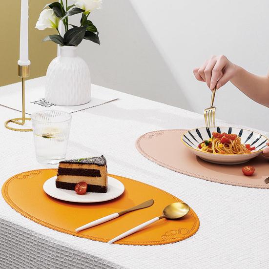 Yousheng Oval Placemat Dining Table Heat Insulation Pad Imitation Leather Waterproof Placemat Protect Table Top from Scratches And Spills for Home