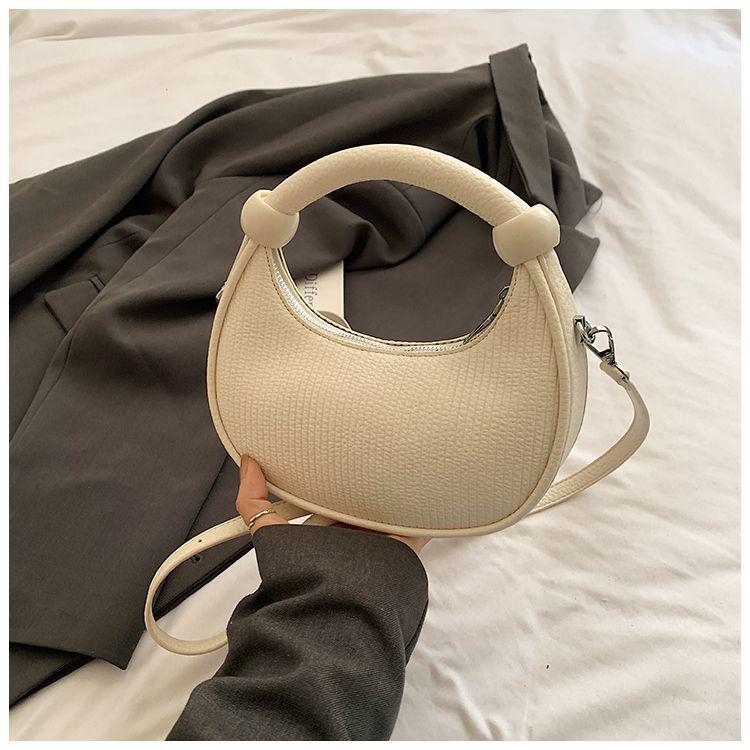 

2025 Versatile Women s Crescent Tote: Fashionable Commuter Crossbody Bag білий