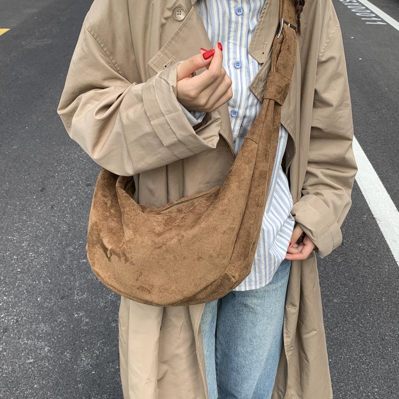 Retro Bag Women's 2025 New Popular Fashion Shoulder Bag High Sense Simple Large Capacity Commuter Dumpling Bag