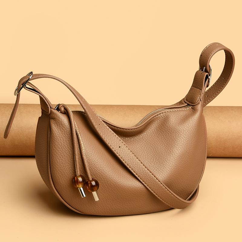 A Simple and Stylish Women's Shoulder Bag,A Fashionable Crossbody Bag, Suitable for Daily Use,Shopping, Commuting, and Multi Compartment Shoulder Bags