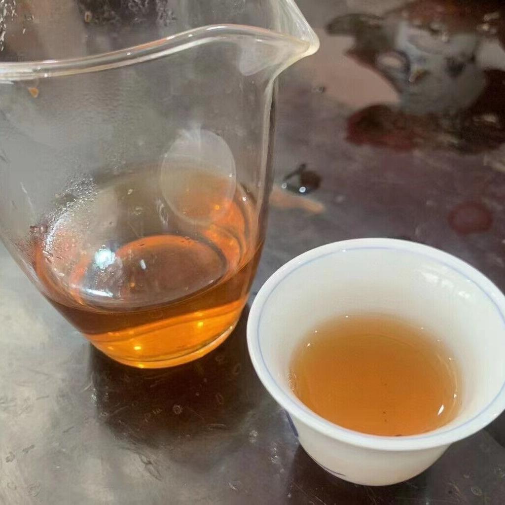 357g Yunnan Aged Pu-erh Raw Tea Cake 2006 Menghai Puerh King Old Pu'er Cake Tea