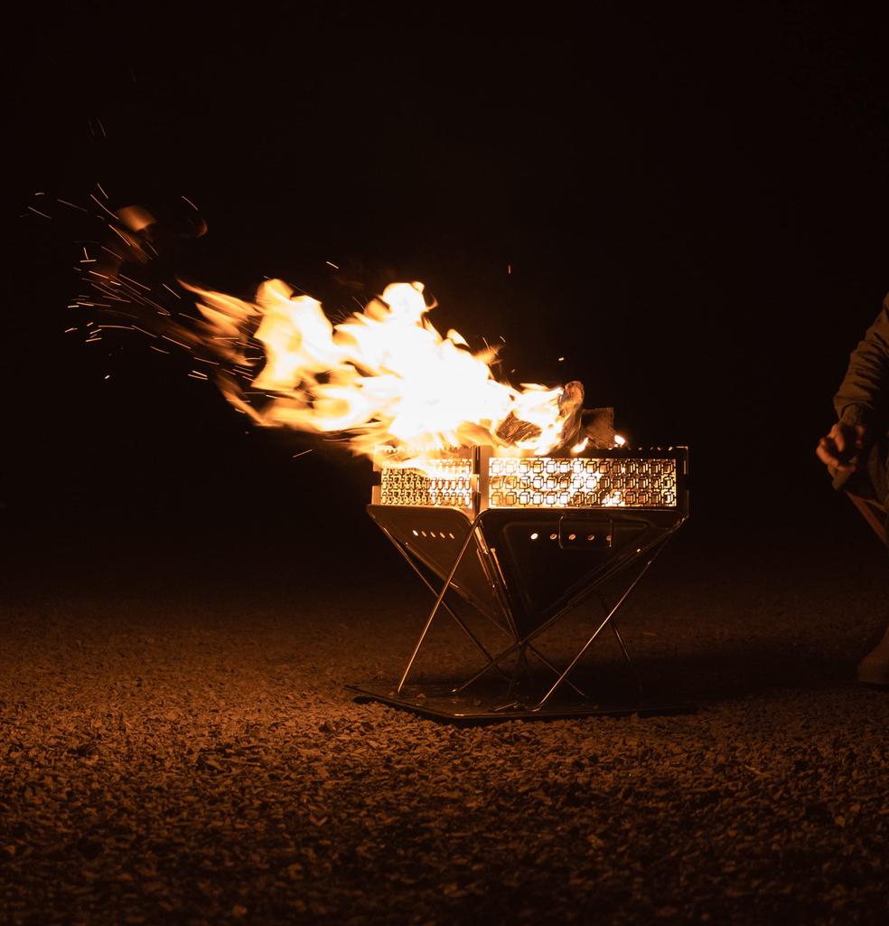 CAMPING MOON TKB-405-CU Stainless Steel Fire Plate, Large, for Campfires and Campfires