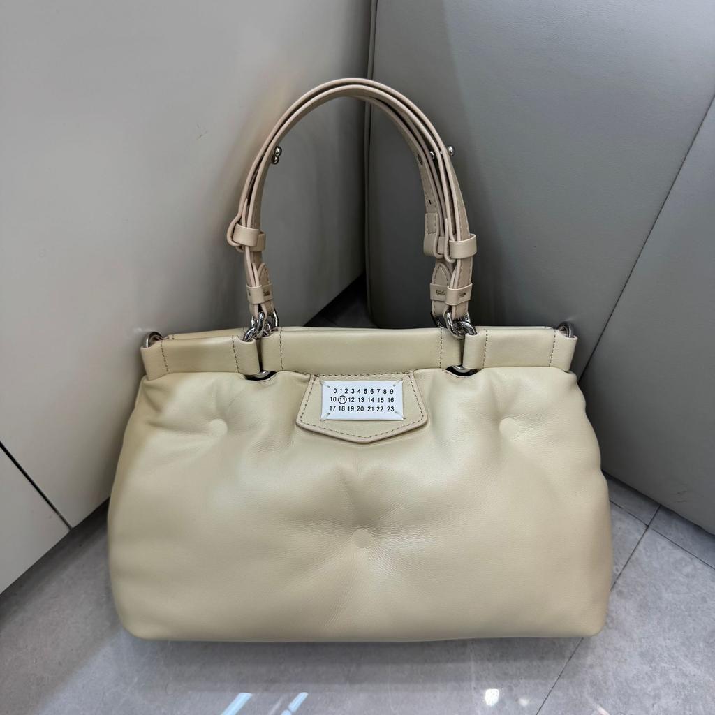 2026 Zahraniční obchod Ovčí kůže Polštářová taška Velká kapacita Módní Všestranná Měkká taška jako oblak Tote Přenosná Večerní taška Ženy