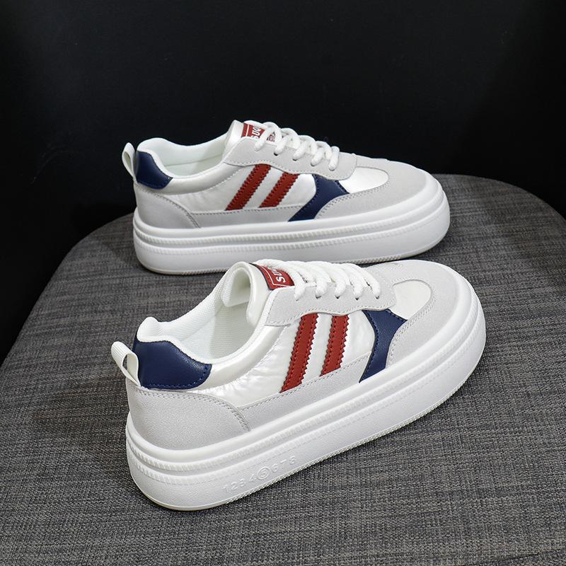 2025 spring little white shoes new Korean version ins female students platform heightening sports board shoes casual street shot K3702