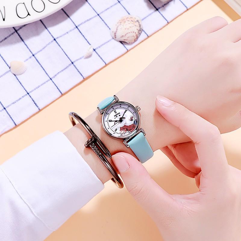 

Женские ретро часы с маленьким циферблатом, кожаным ремешком и минималистичным кварцевым механизмом небесно-голубой
