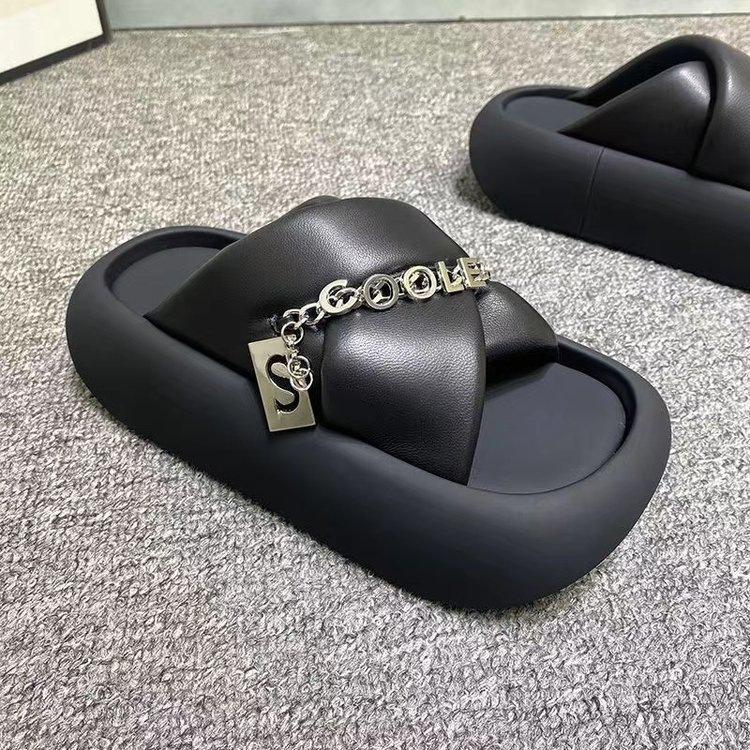 

European Station Slippers Women s 2025 Summer Fashion New Metal One-Word Outer Slippers Muffin Platform Beach Sandals 40