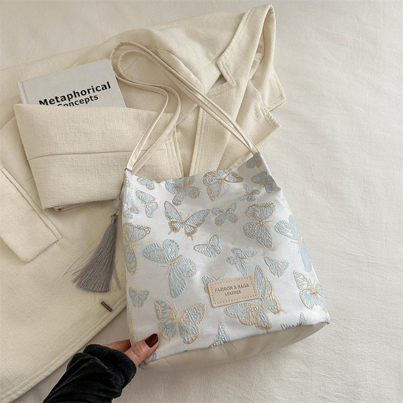 

Embroidered satin bag 2 new summer niche design shoulder portable crossbody bucket bag белый
