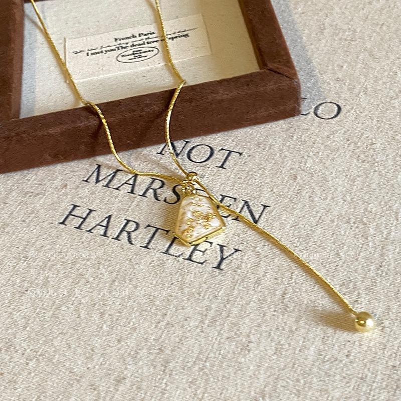 Gold Plated Irregular Round Pendant Necklaces for Women Luxury High-end Adjustable Necklace Fashion Charm Jewelry Daily Wear
