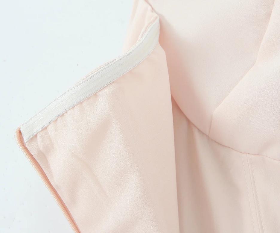 2025 Summer European & American Style One-Shoulder Solid Color Pleated Dress with Waist-Cinching for Women