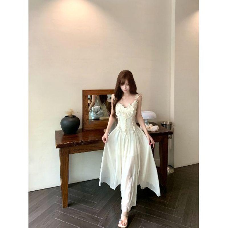 

Kumikumi Holiday Style Solid Three-Dimensional Flower Sling Dress Women Summer Niche Age-Reducing Chic A- line Skirt Apricot Dress L