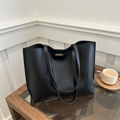 2025 Spring and Autumn, High-end Commuter Handbag, Large Capacity, Popular This Year, Retro Niche Shoulder Bag, Tote Bag.