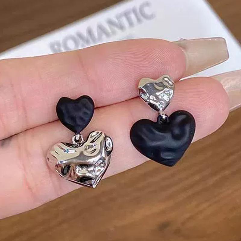 Punk Uneven Silver Heart Drop Earrings for Women Black Contrast Double Loves Shape Dangle Earrings Party Jewelry