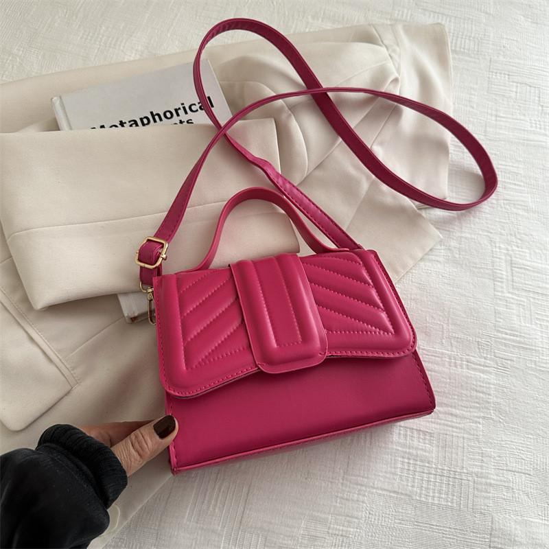 2024 New Style Spring Shoulder Bag Chic Chain Crossbody Bag Simple Personality Handbag Women's Bag
