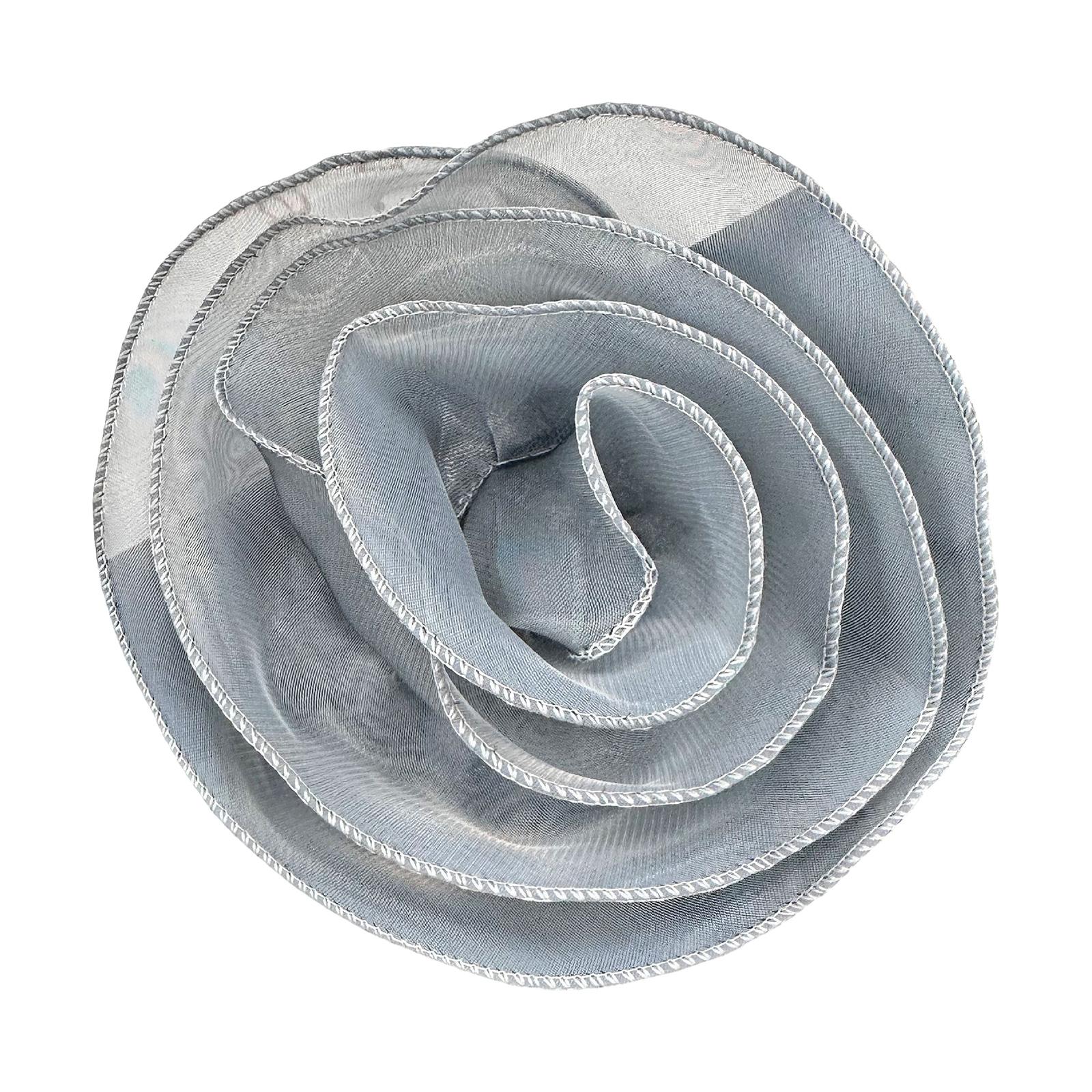 

Брошь 3D Роза для женщин Многослойные цветочные лацканные значки Тренд Ювелирные изделия Рубашка Пальто Безопасная булавка Свадебная вечеринка Броши S серый